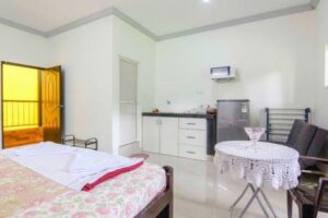 Spacious room for 3 Villa Nova